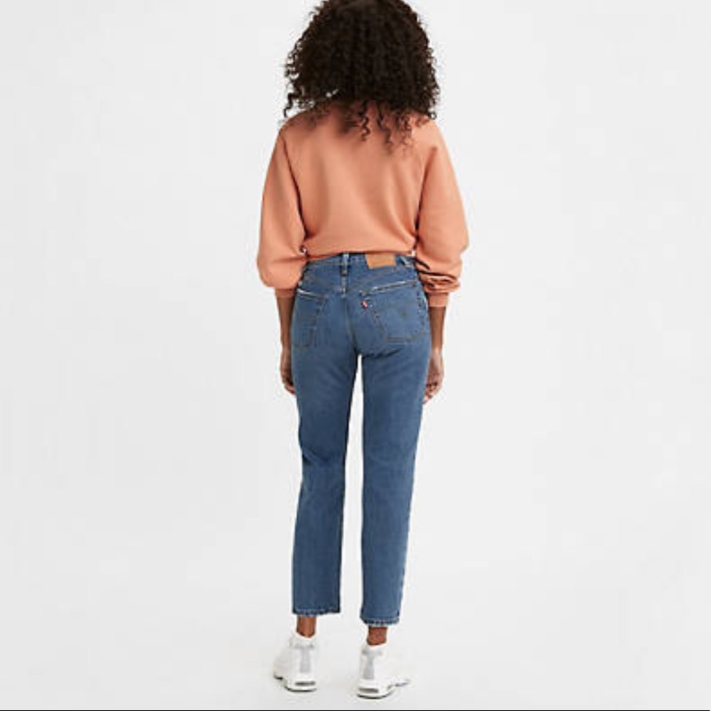 SALE! ⭐️ Levi’s 501 original cropped jean in Salsa Middle wash - Picture 4 of 16